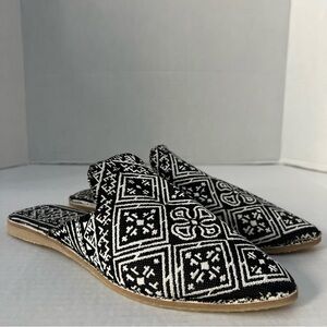 Moroccan Black & White Mules/Babouche/Slippers- Size 42( 11”) New